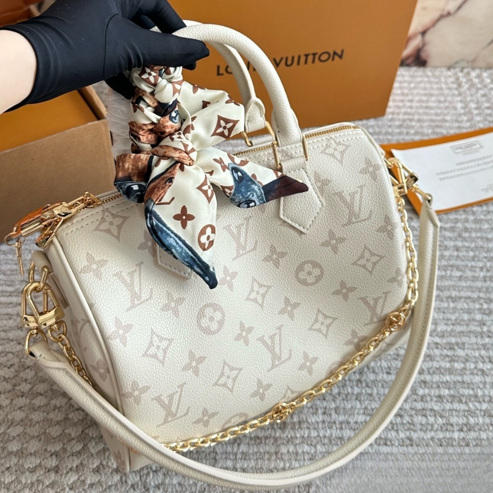 Louis Vuitton Speedy Bandoulière 25 Cream 25Cm M26690