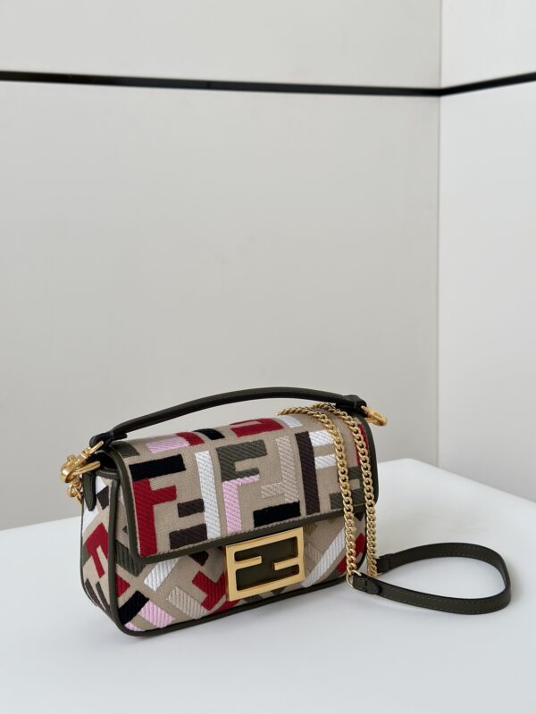 Replica Fendi Baguette Small Beige