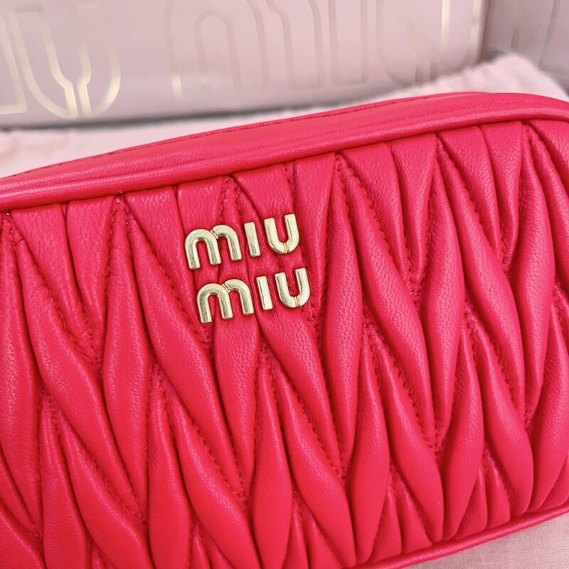 Replica Miu Miu Clutch Red