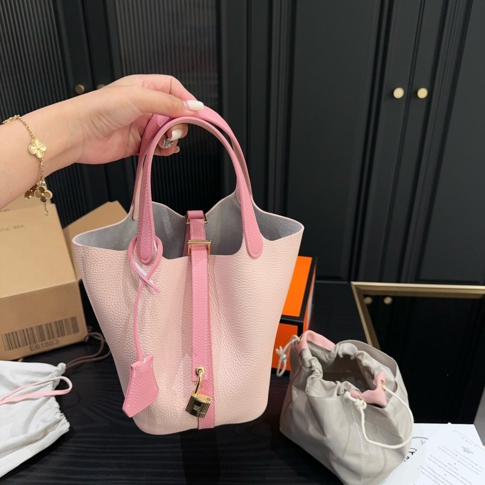 Hermes Picotin Lock 18 Pocket Bag Light Pink 18cm