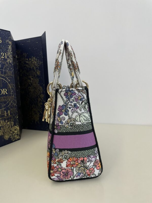 Replica Lady Dior D – Lite Purple Flowers