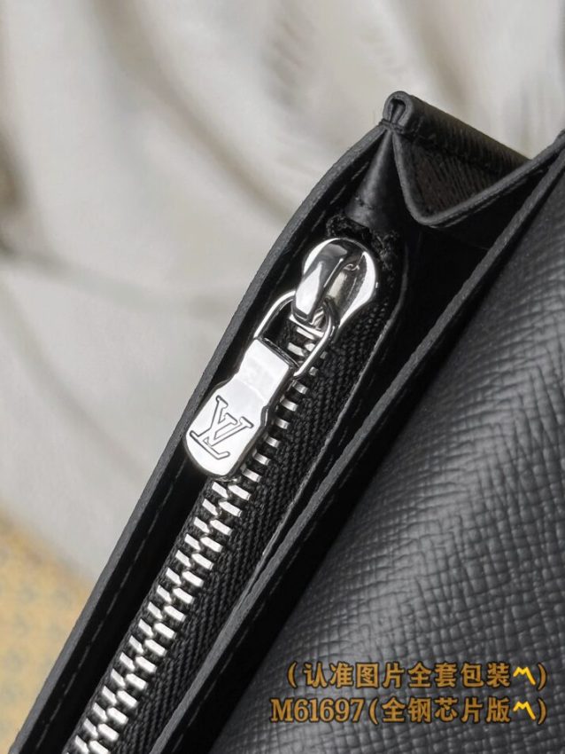 Louis Vuitton Brazza Wallet Black