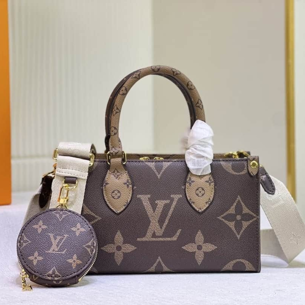 Louis Vuitton Onthego East West Giant Monogram 25Cm M46653