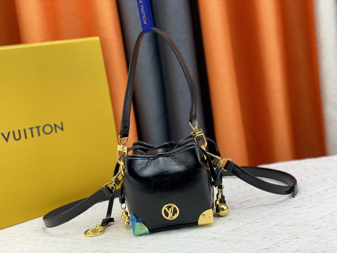 Louis Vuitton Néo Purse Lv Charms Black 15Cm M82886