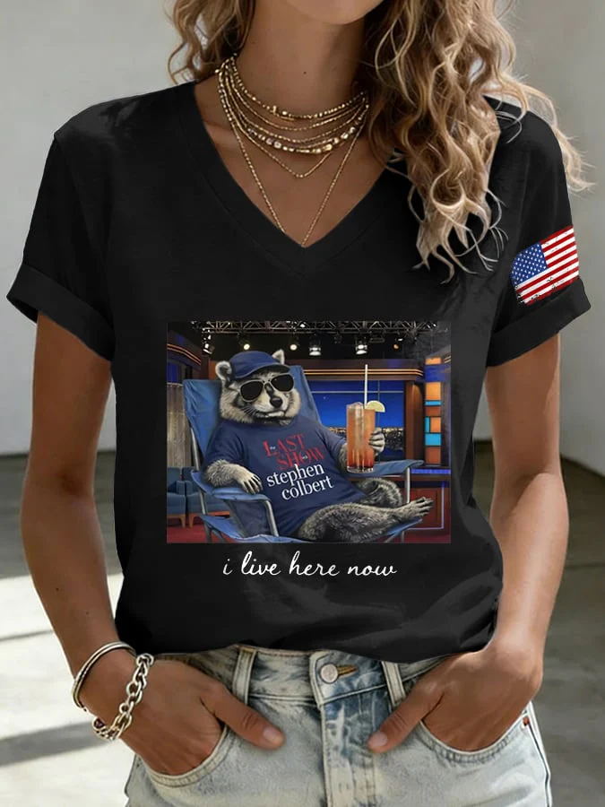 V-Neck Retro Last Show Raccoon I Live Here Now Print T-Shirt