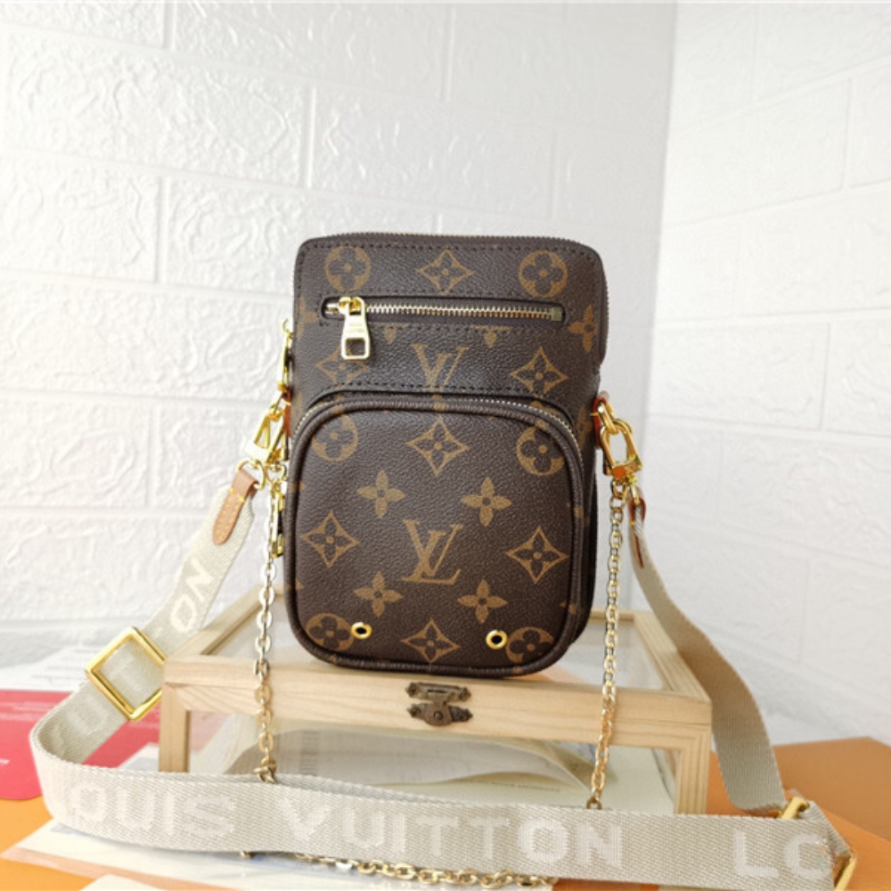 Louis Vuitton Utility Phone Pocket 19Cm M80746