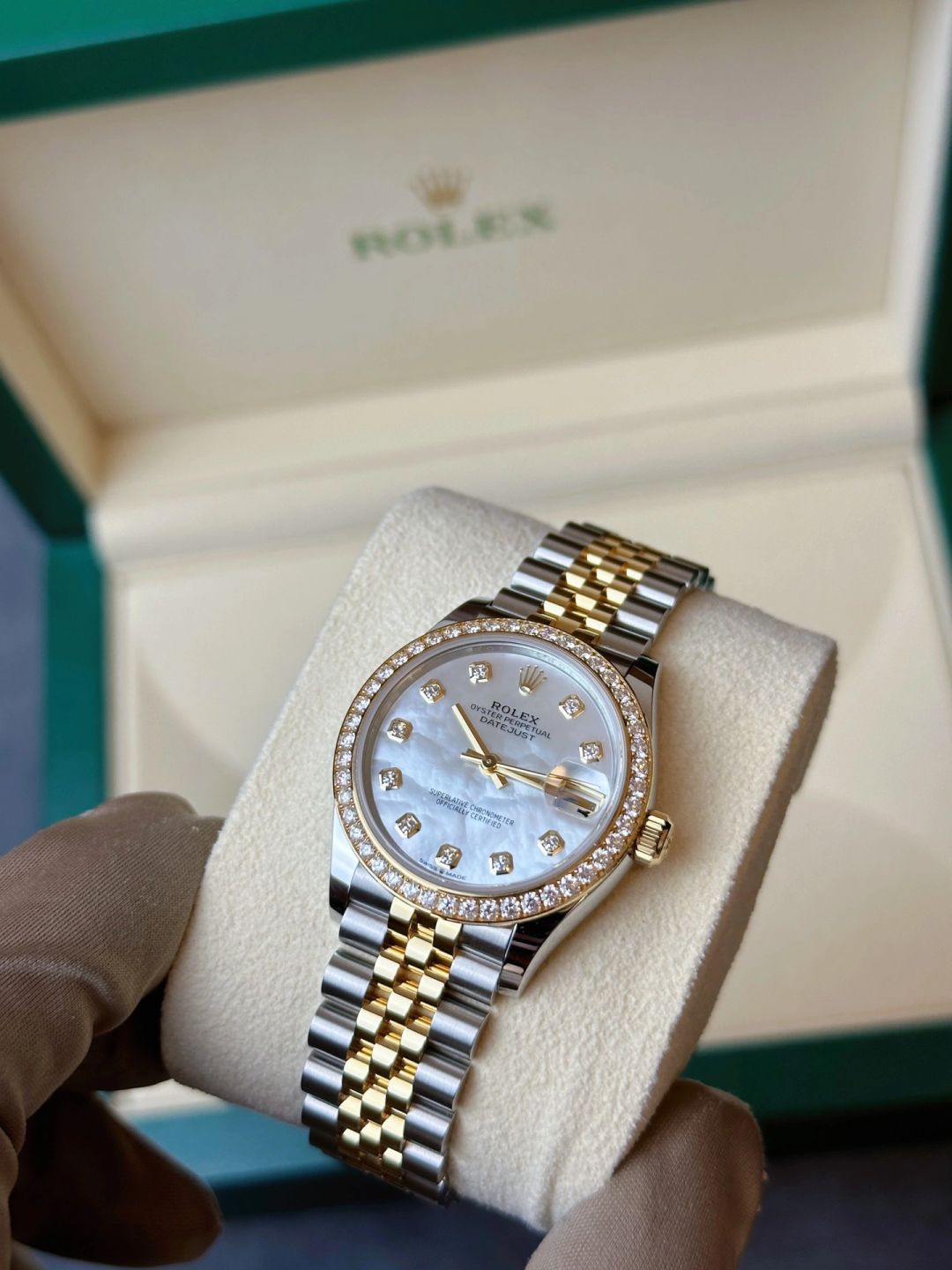 ?Limited Stock-Rolex Lady Datejust 28mm Everose Diamond Bezel Two-Tone 279381