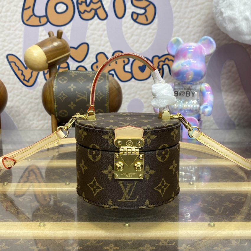Replica Louis Vuitton Scott