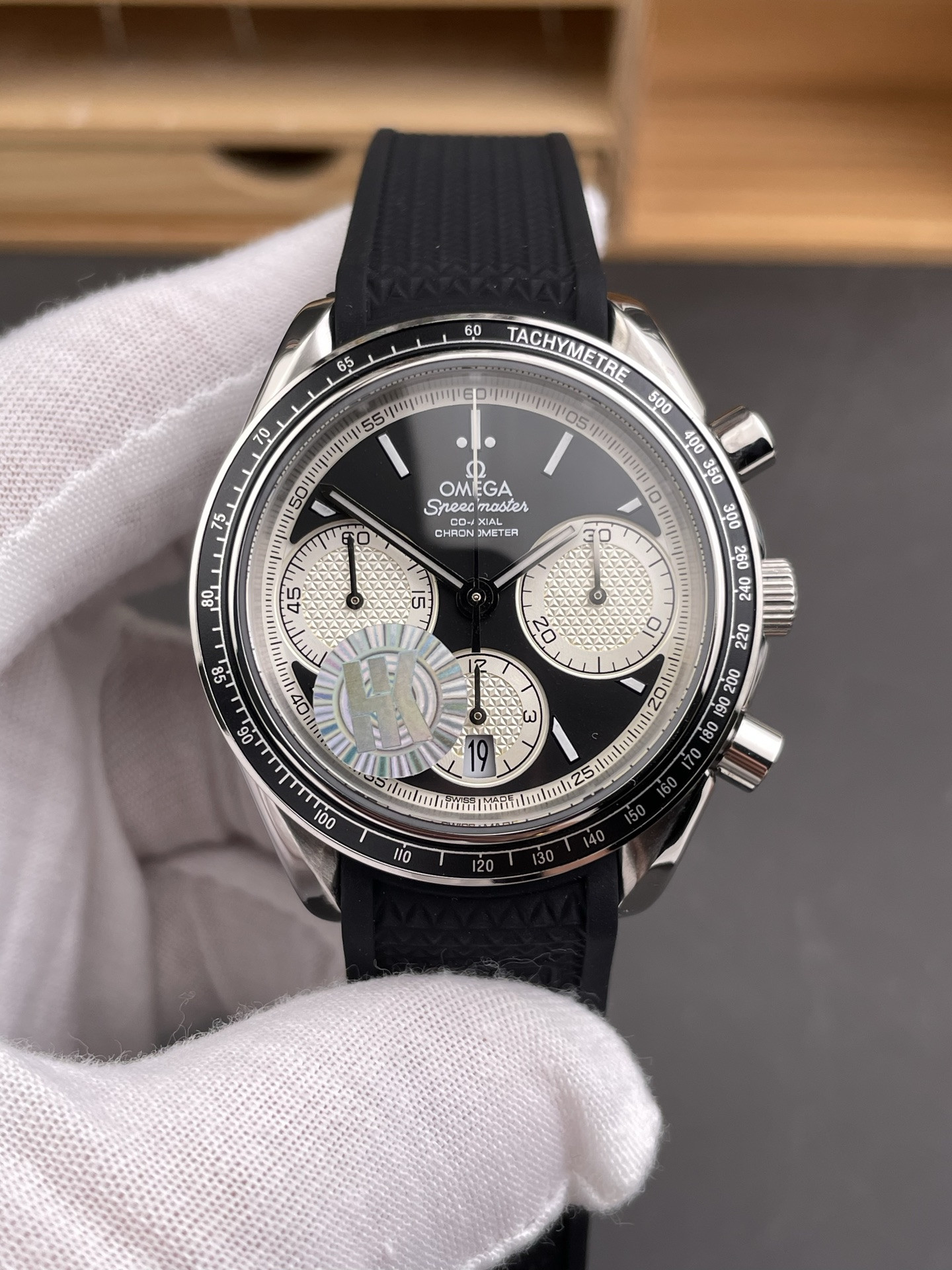 Speedmaster Racing Series, Black Dial