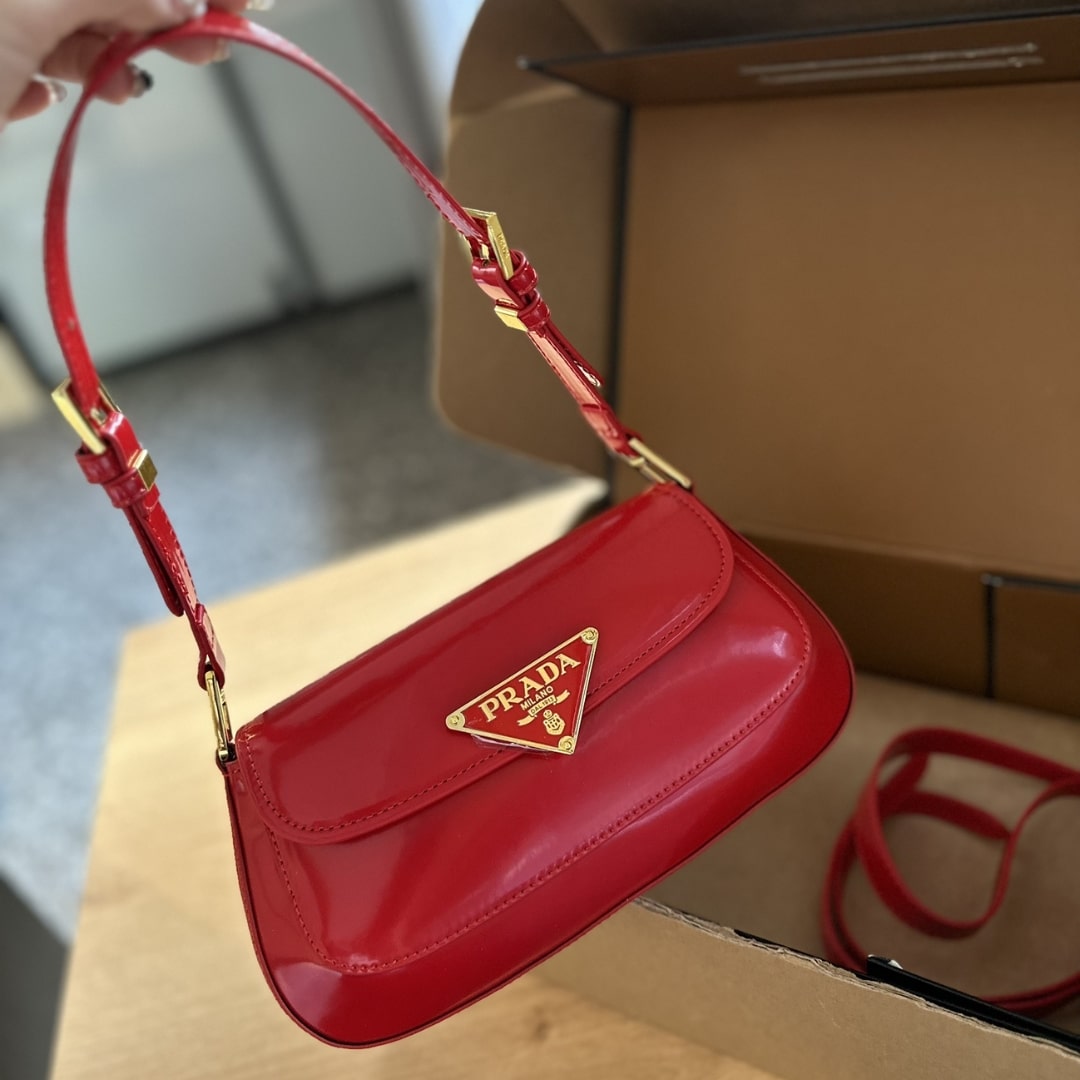 Prada Patent Leather Shoulder Bag In Cherry Red 25Cm 1Bd355 069 F0E06 V Hto