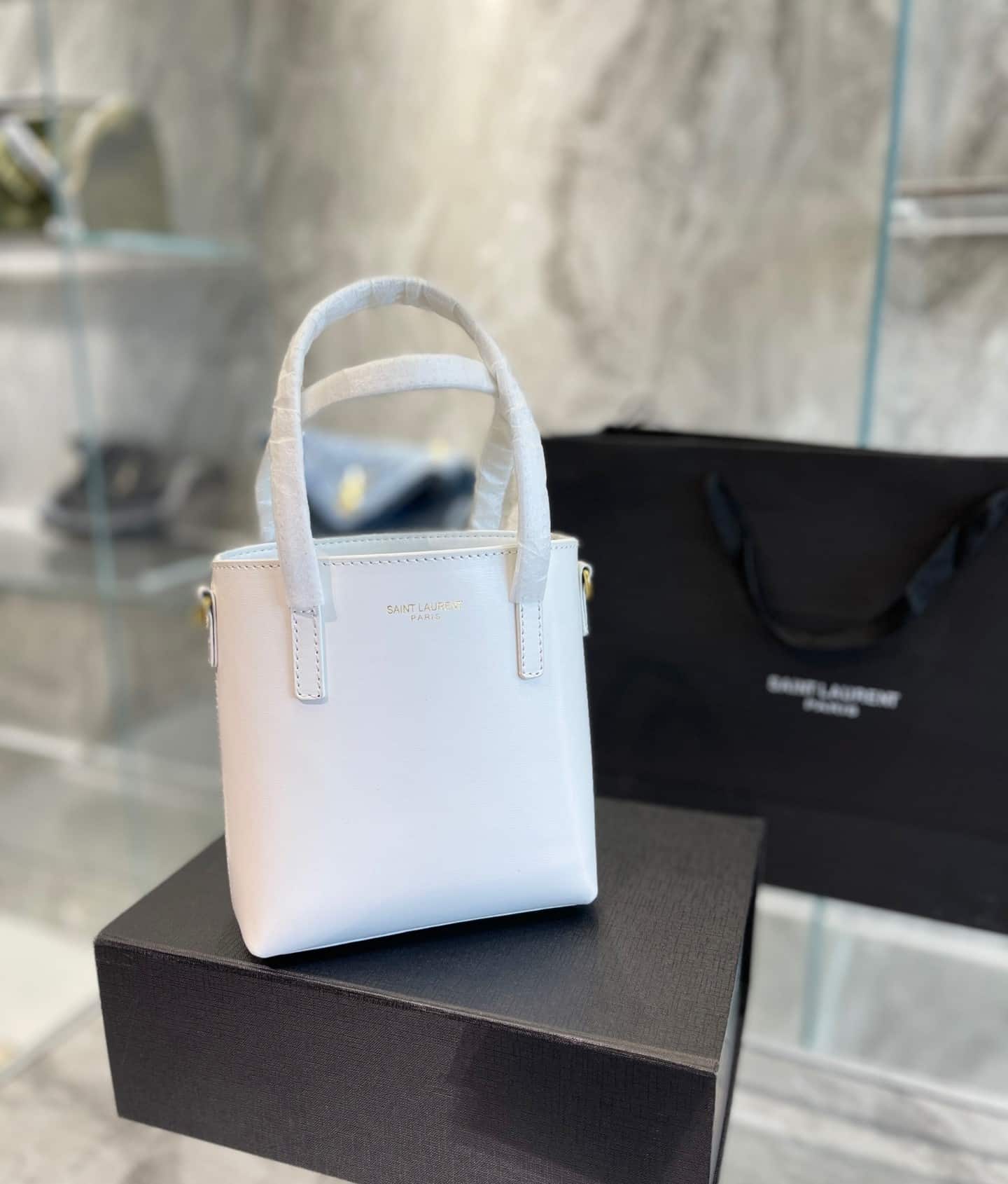 Saint Laurent Toy Shopping Saint Laurent In Box Leather White 18Cm 773995Aaddi9207