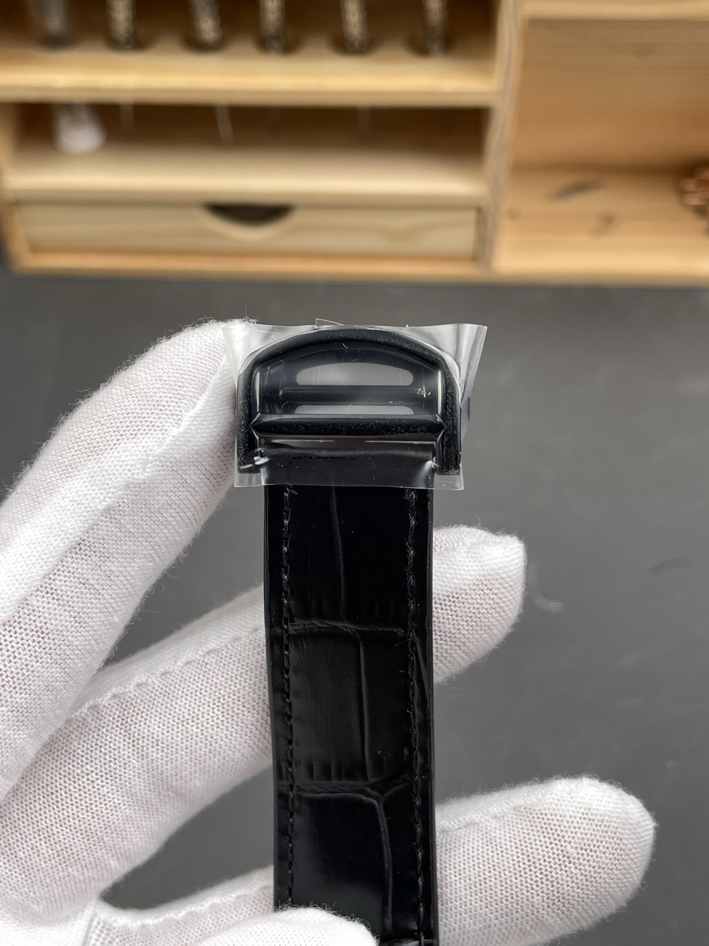 Santos Skeleton Carbon Coated Black Case