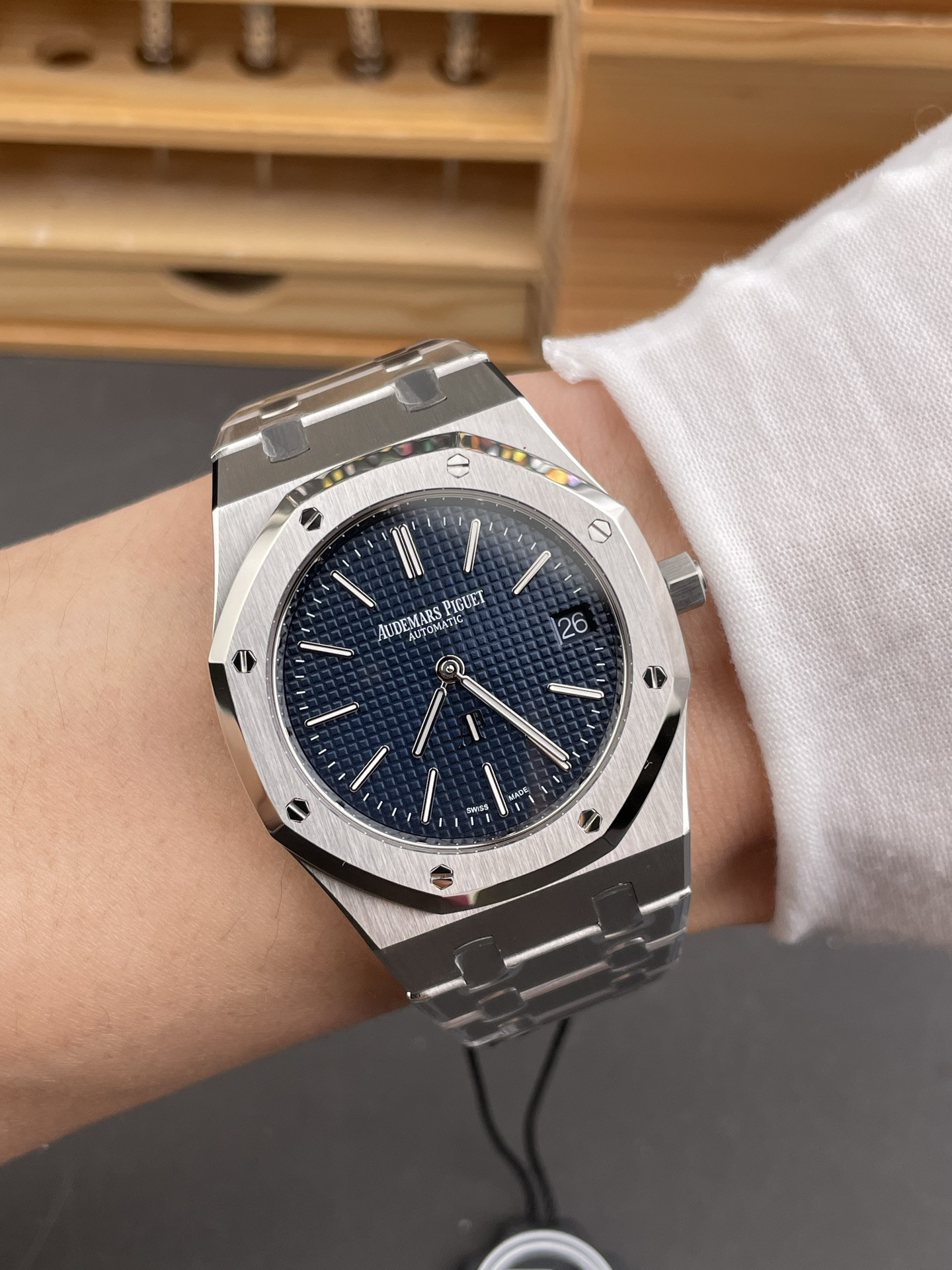 Royal Oak 16202 Blue Grained Dial