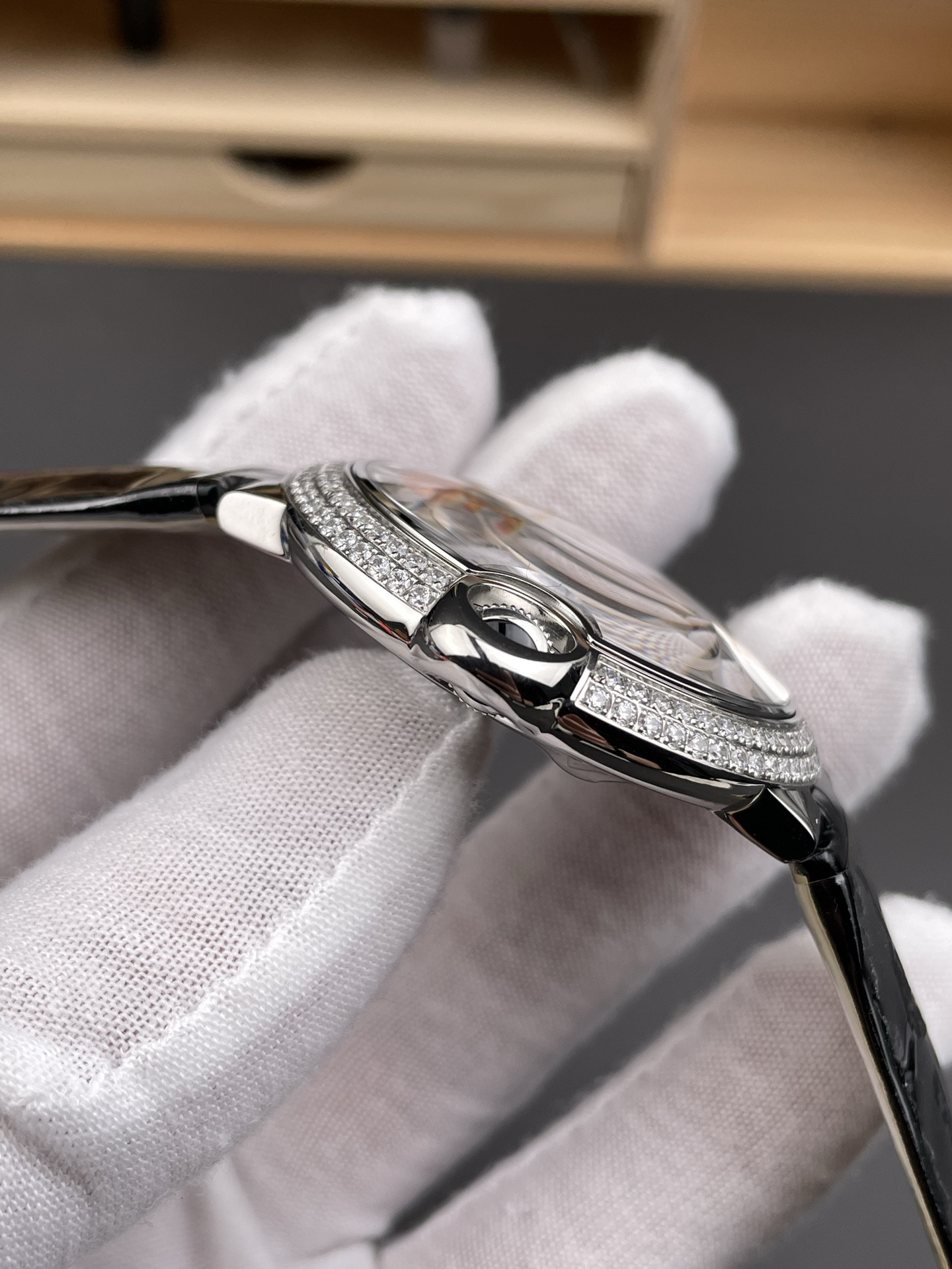 Ballon Bleu Double Row Diamond Bezel
