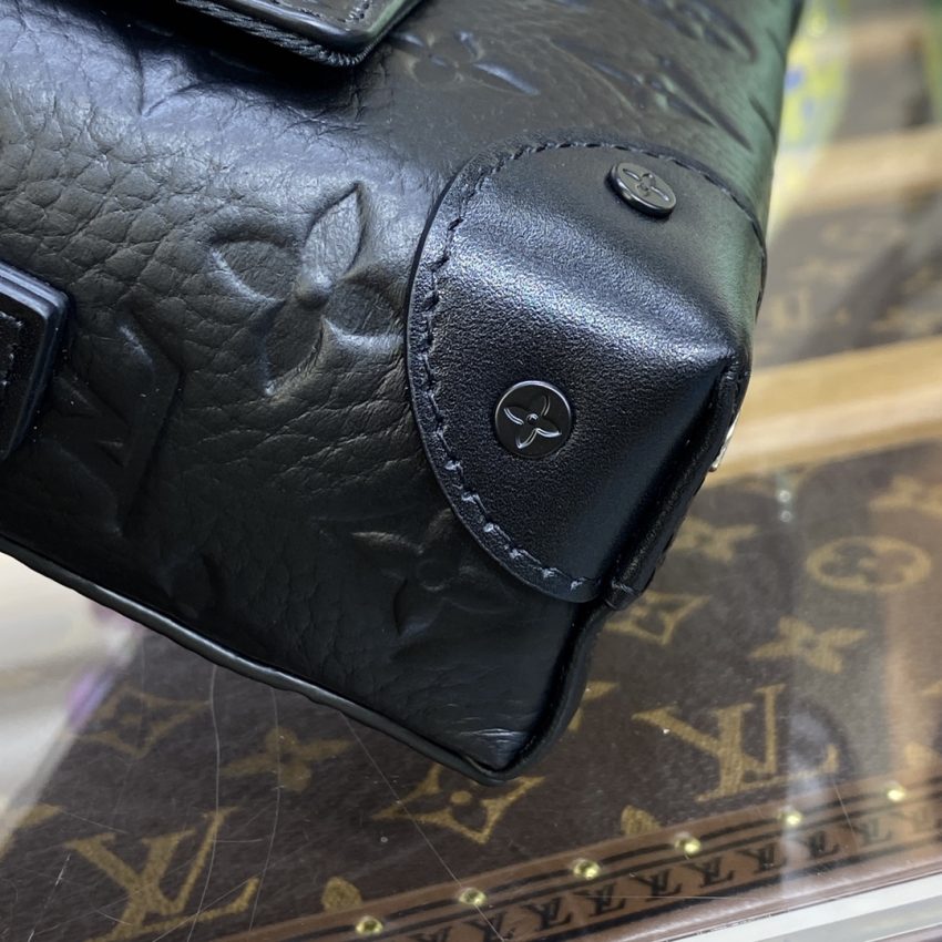 Replica Louis Vuitton Steamer Wearable Wallet Full Black