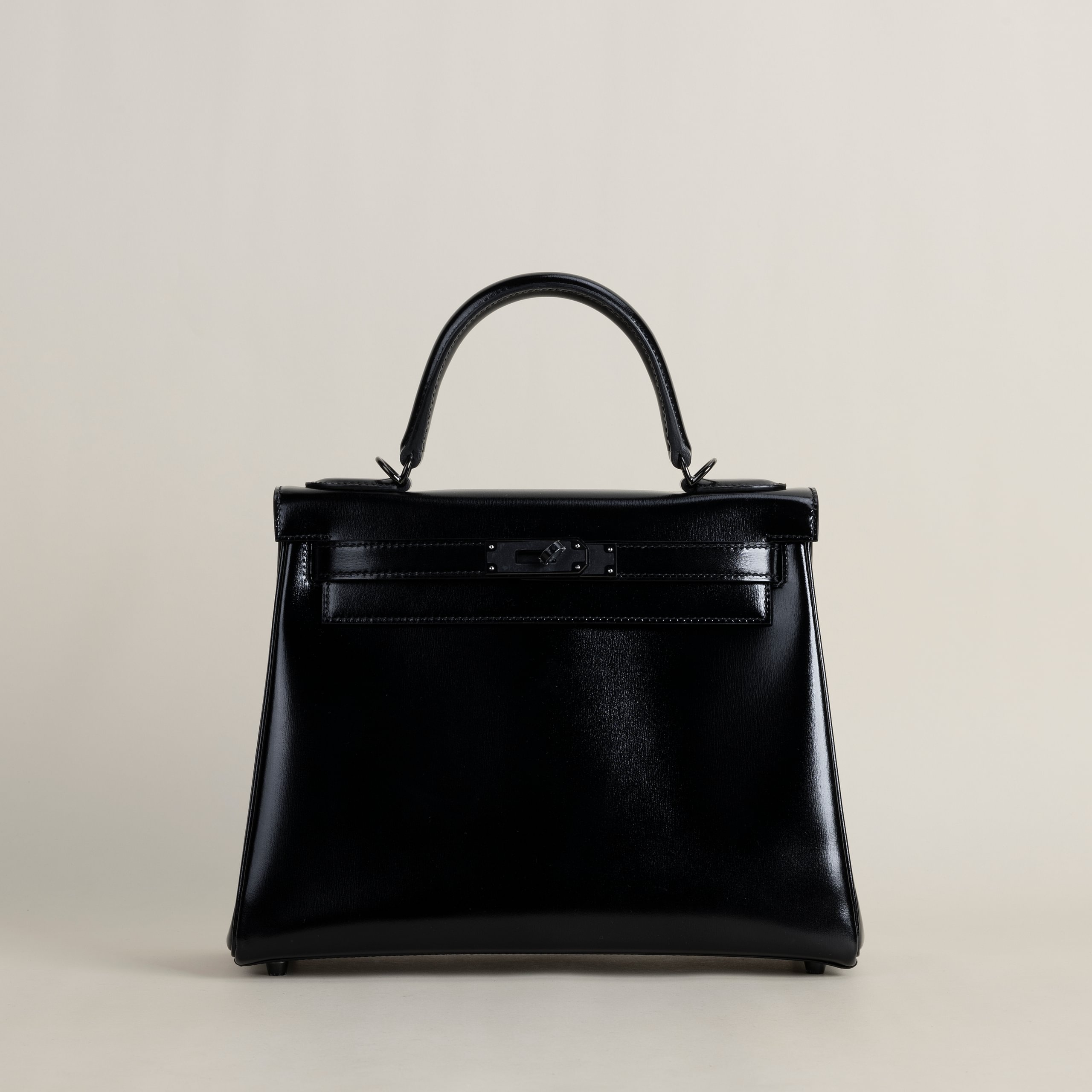 Kelly 28 retourne So black