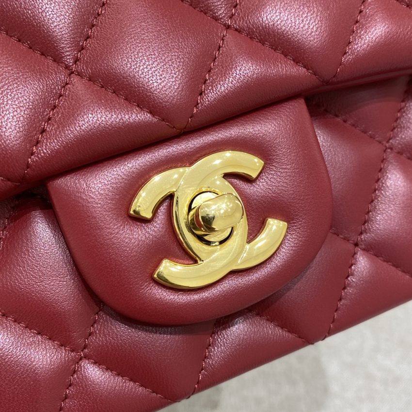 CHANEL Classic Flap 17cm Red