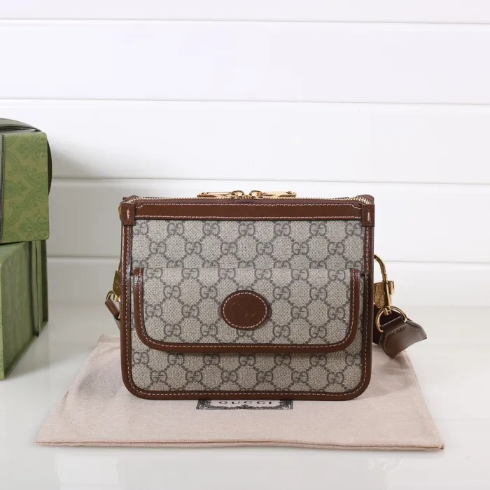 GUCCI MESSENGER BAG WITH INTERLOCKING