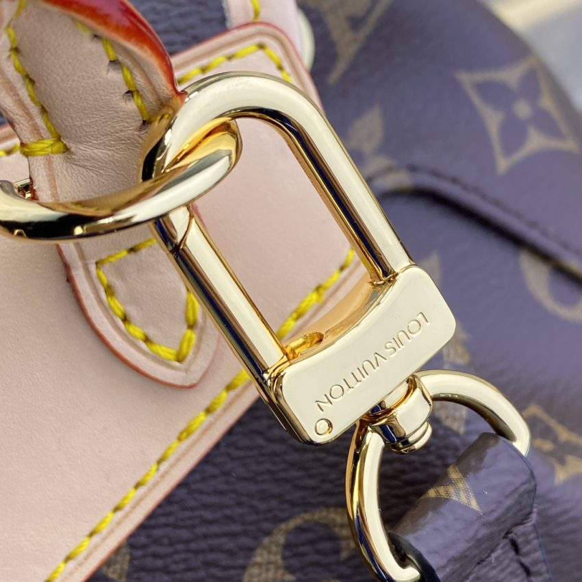 Replica Louis Vuitton Excursion