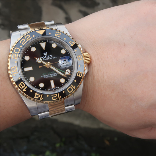 Rolex GMT-Master 2 Black/Gold Bezel Multicolor Selection 40mm