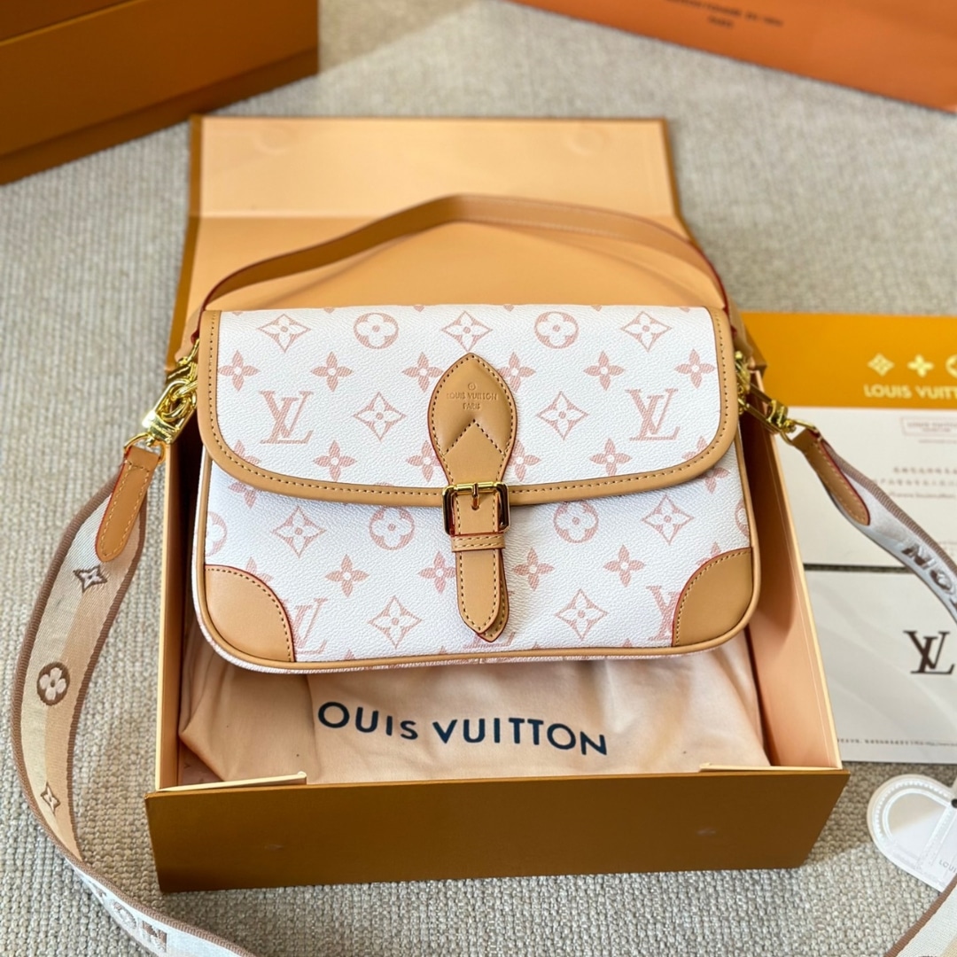 Louis Vuitton Diane Monogram Cream Beige 25Cm