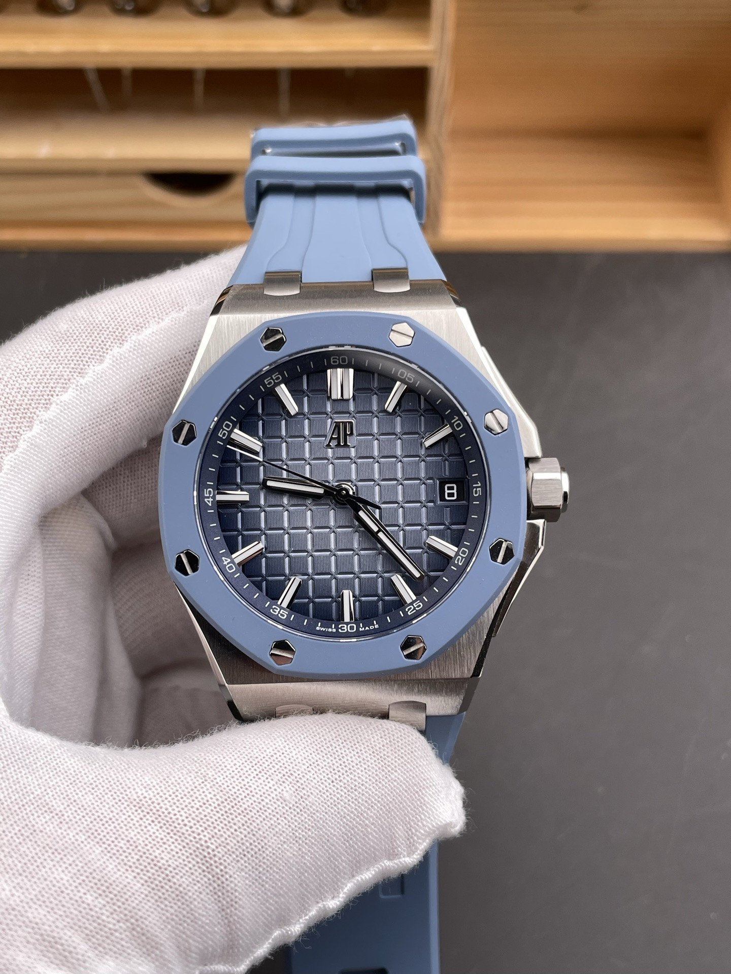 Royal Oak 15605 Smoked Blue Dial