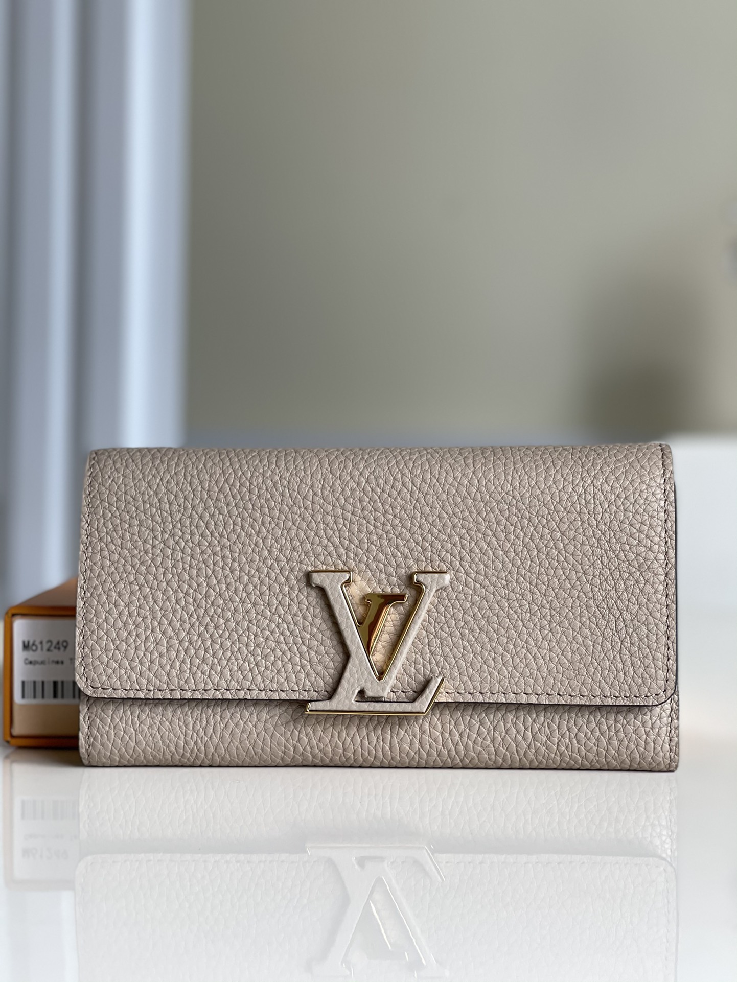 Louis Vuitton Capucines Wallet Galet M61248