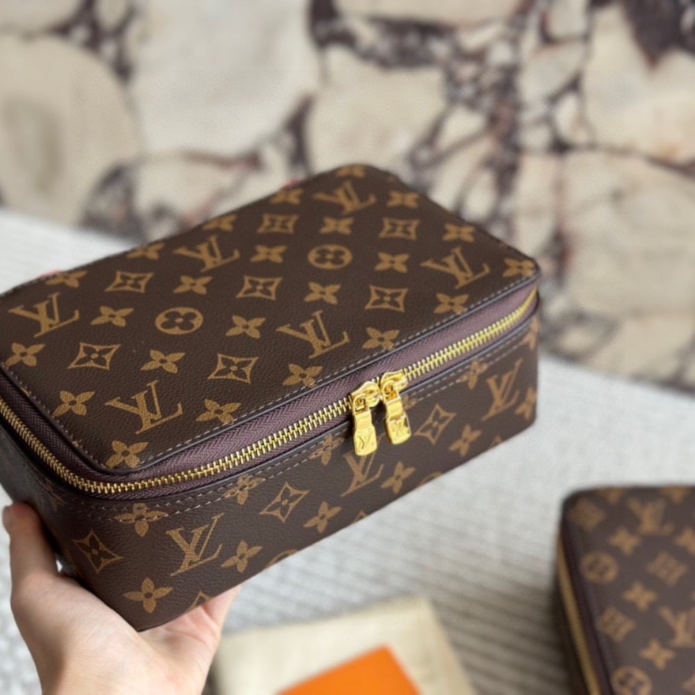 Louis Vuitton Packing Cube MM Monogram 22Cm M43689