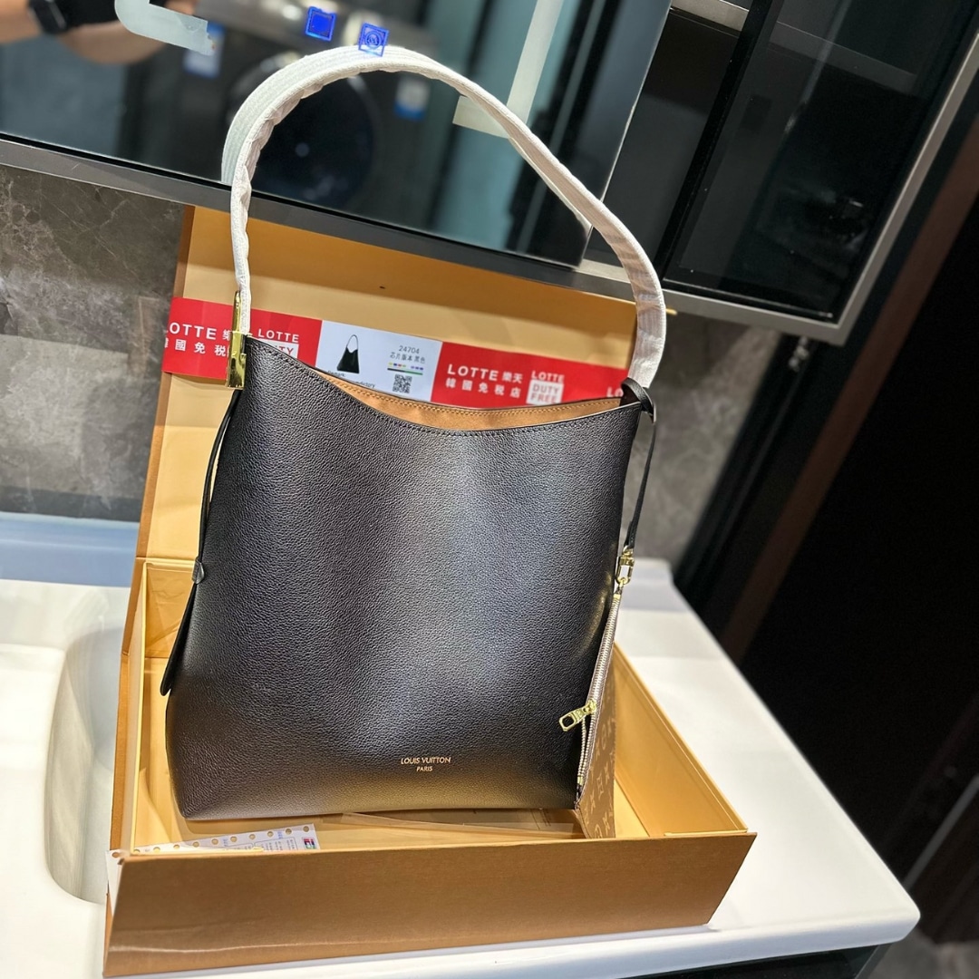 Louis Vuitton Low Key Hobo MM In Black 31Cm M24856