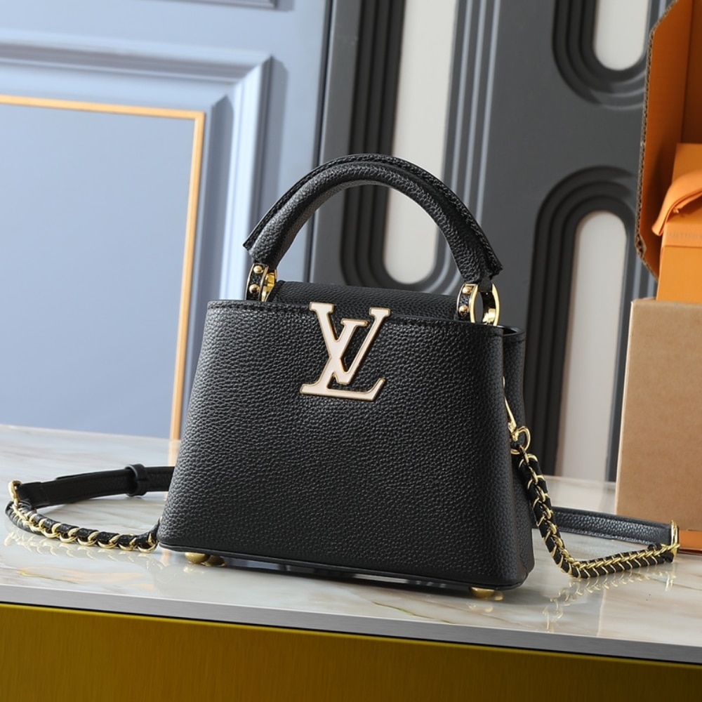 Louis Vuitton Capucines Mini Black 21Cm