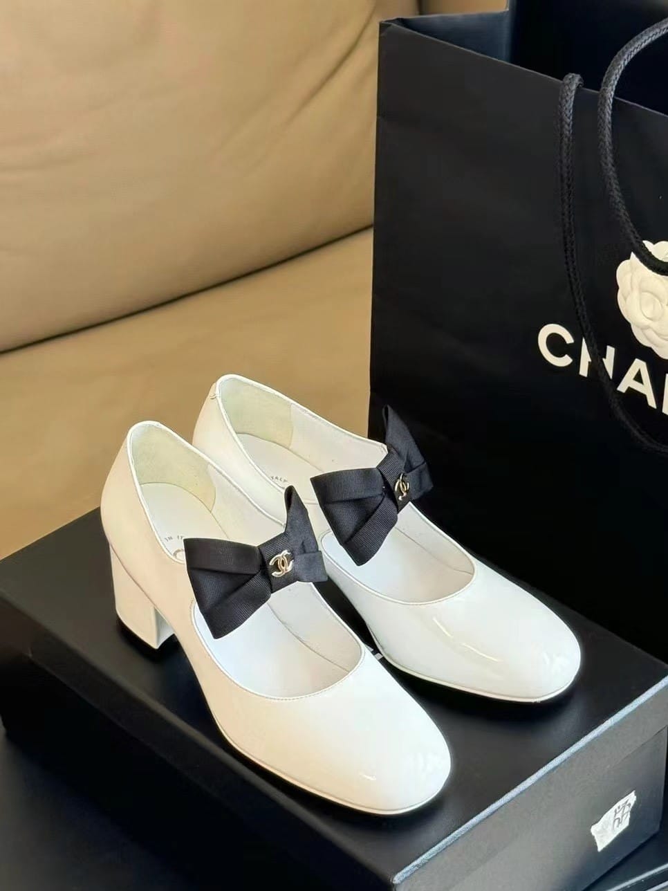 Chanel Mary Janes White And Black G45356 B15113 Nt688