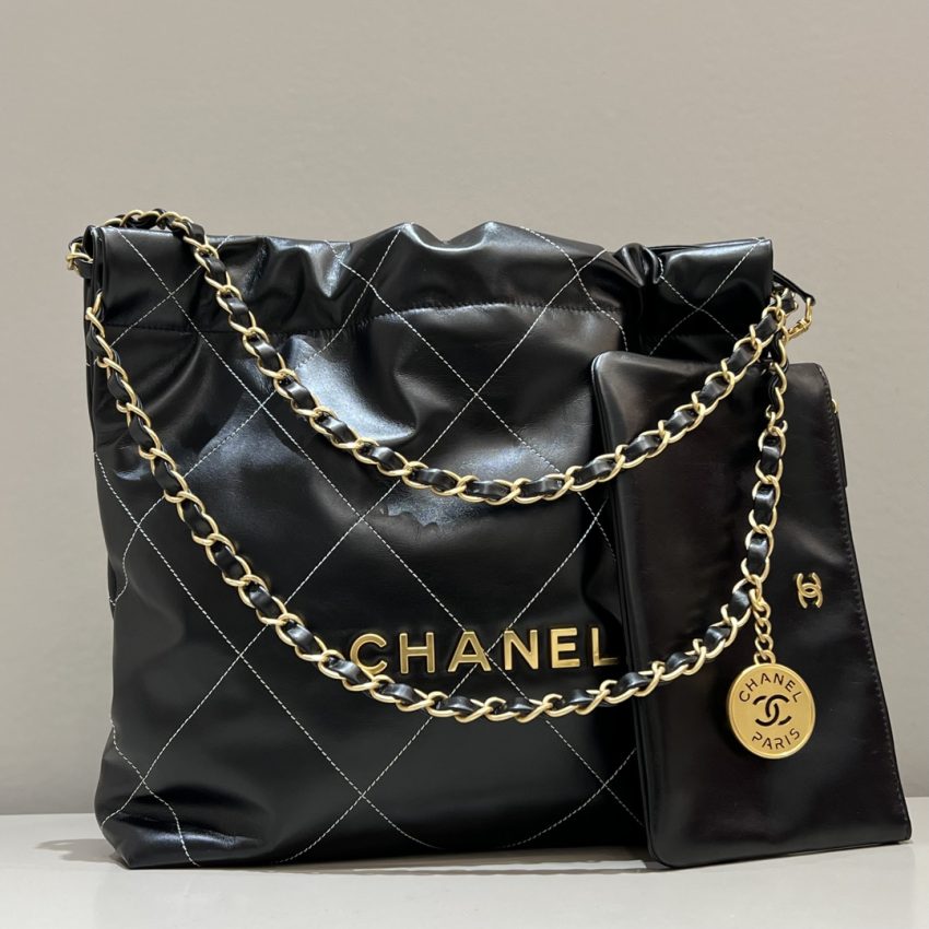 CHANEL 22  Medium Handbag Black
