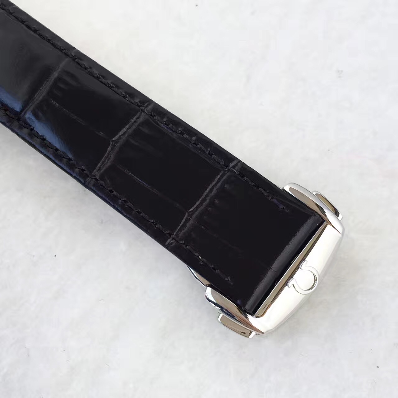 Omega De Ville 41 mm, steel on leather strap 431.13.41.21.01.001