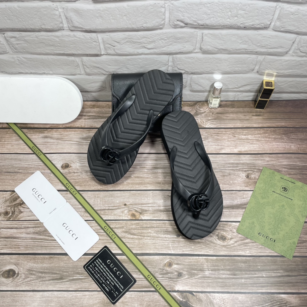 Gucci Women’S Chevron Thong Sandal Black ‎‎‎655463 J8710 1000