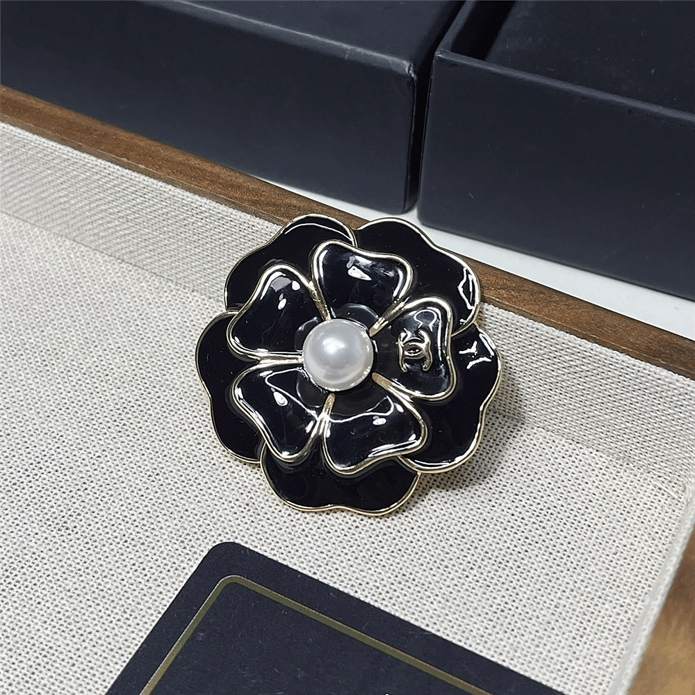 Chanel Brooch Metal And Resin Gold With Black Pearly White Abg238 B21624 U3367