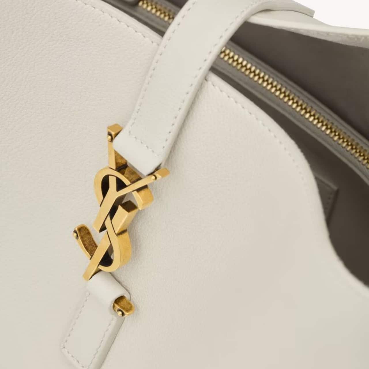 Saint Laurent Le 5 À 7 Supple Large In Grained Leather White 31Cm 753837Aaauq9207