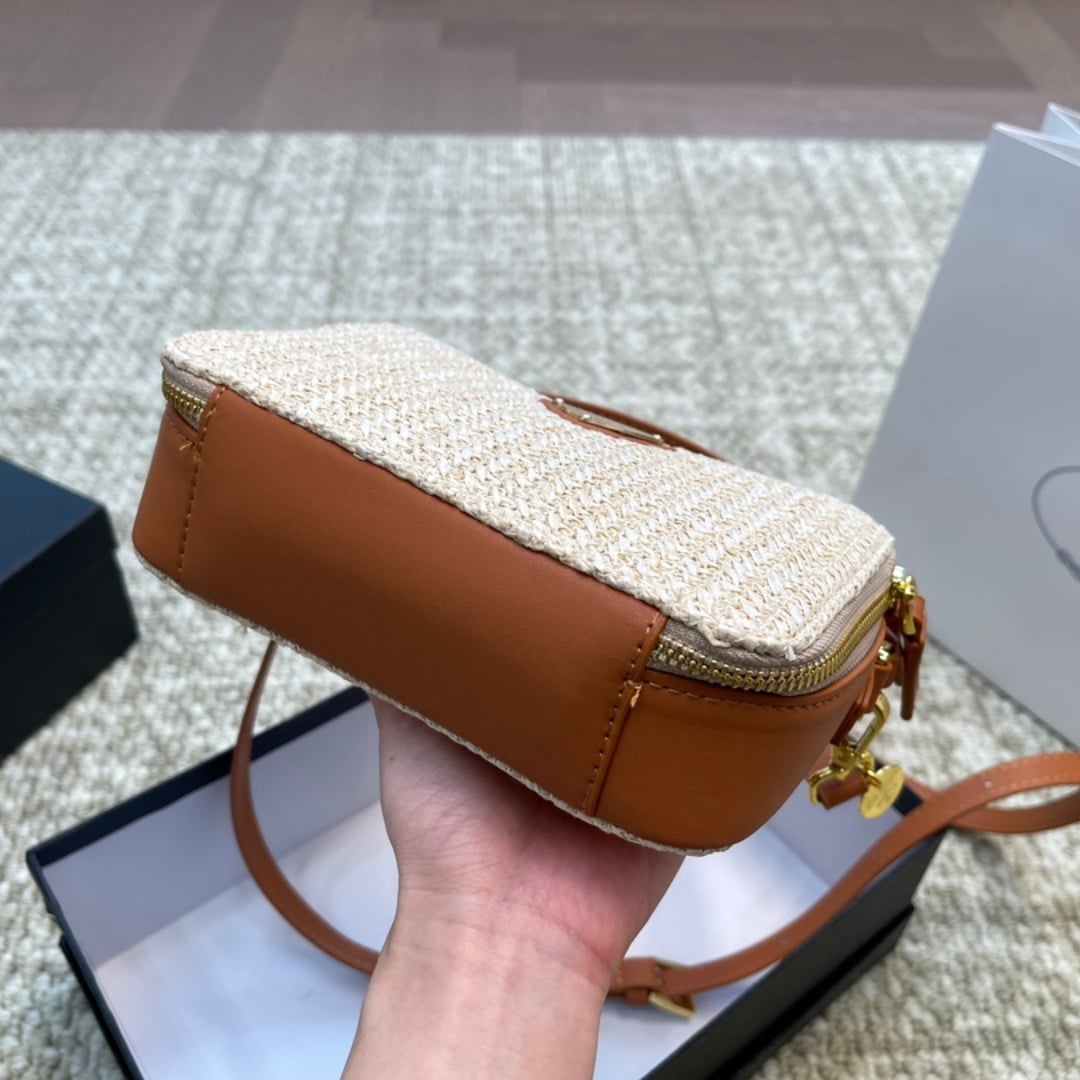 Prada Crochet And Leathe Pouch Bag Natural 18Cm 1Nr025 2Cyc F0018