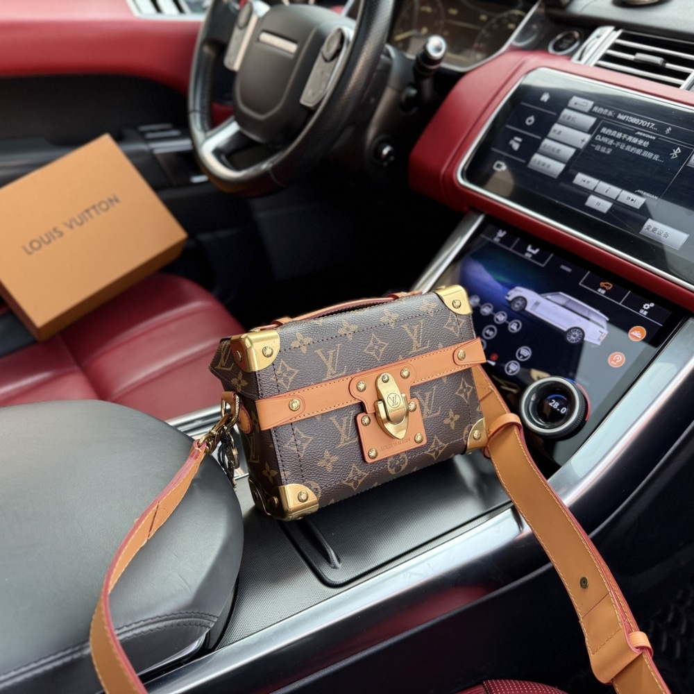 Louis Vuitton Soul Trunk Monogram Dust Coated Canvas Brown 15Cm M11535