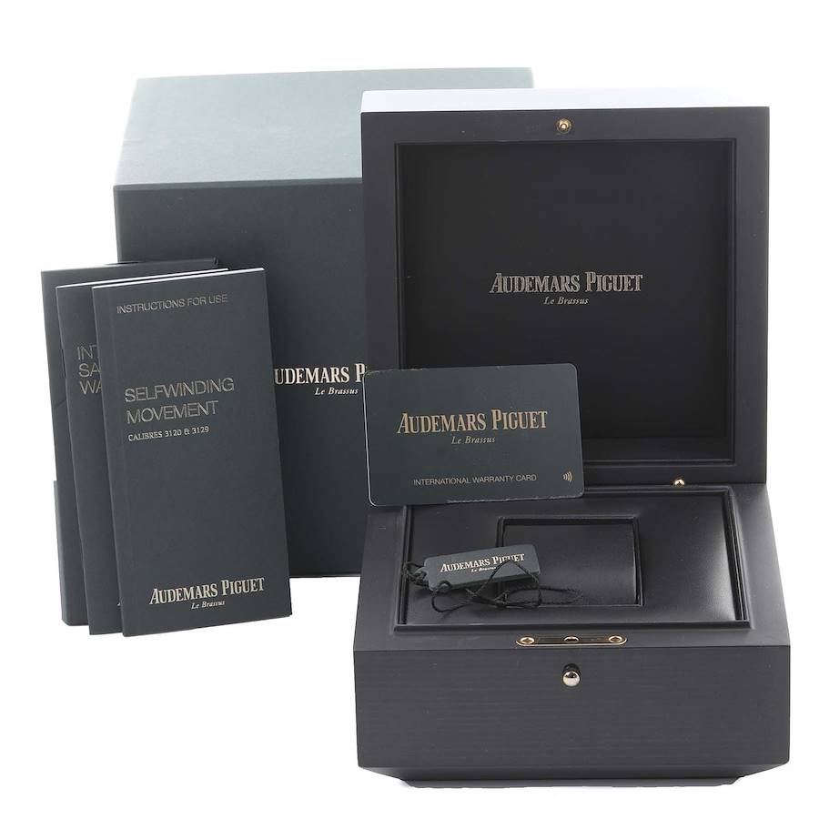 Audemars Piguet Royal Oak Silver Dial Steel Mens Watch 15400ST
