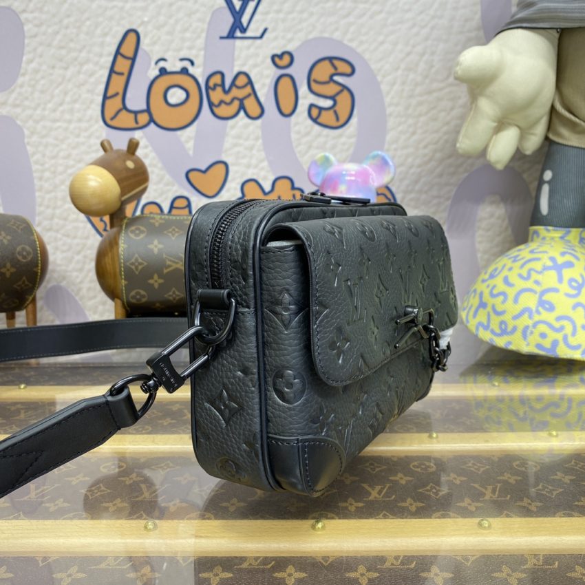 Replica Louis Vuitton Steamer Messenger Black