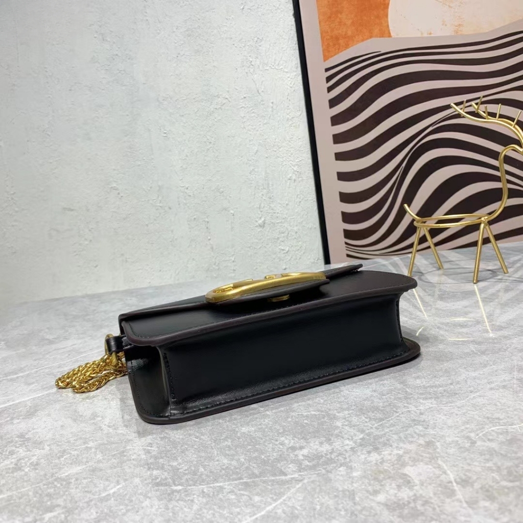 Valentino Garavani Locò Small Shoulder Bag In Black 20cm 7W2B0K53ZXL 0NO