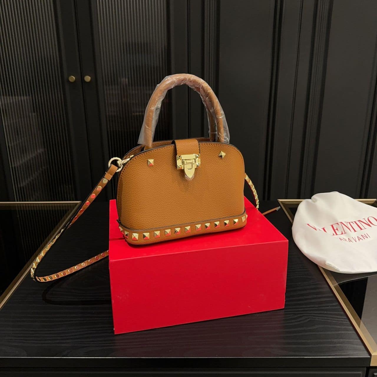 Valentino Garavani Rockstud Handbag In Grainy Leather Brown 21Cm