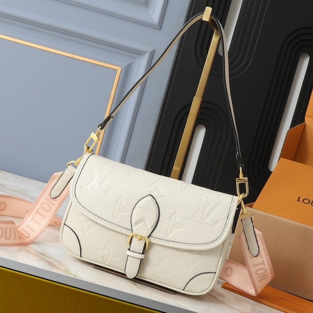 Louis Vuitton Diane Monogram Empreinte Leather White 24Cm M46388