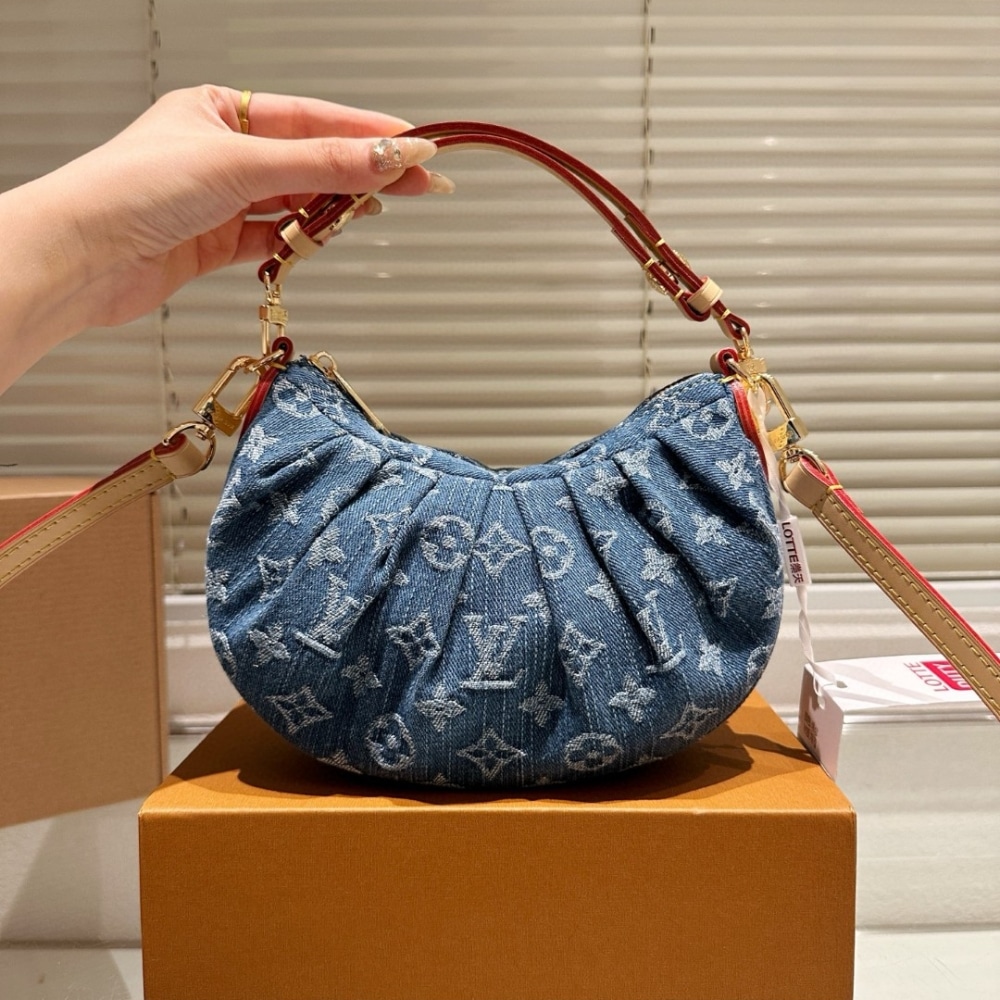 Louis Vuitton Pochette Valley Bag Denim Blue 21Cm M13571