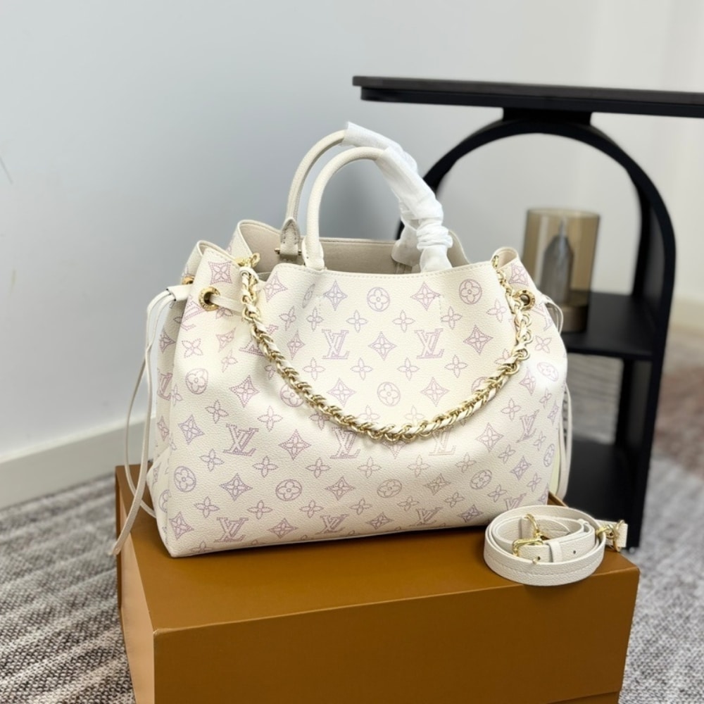 Louis Vuitton Bella Tote Dream Cream 33Cm M15116