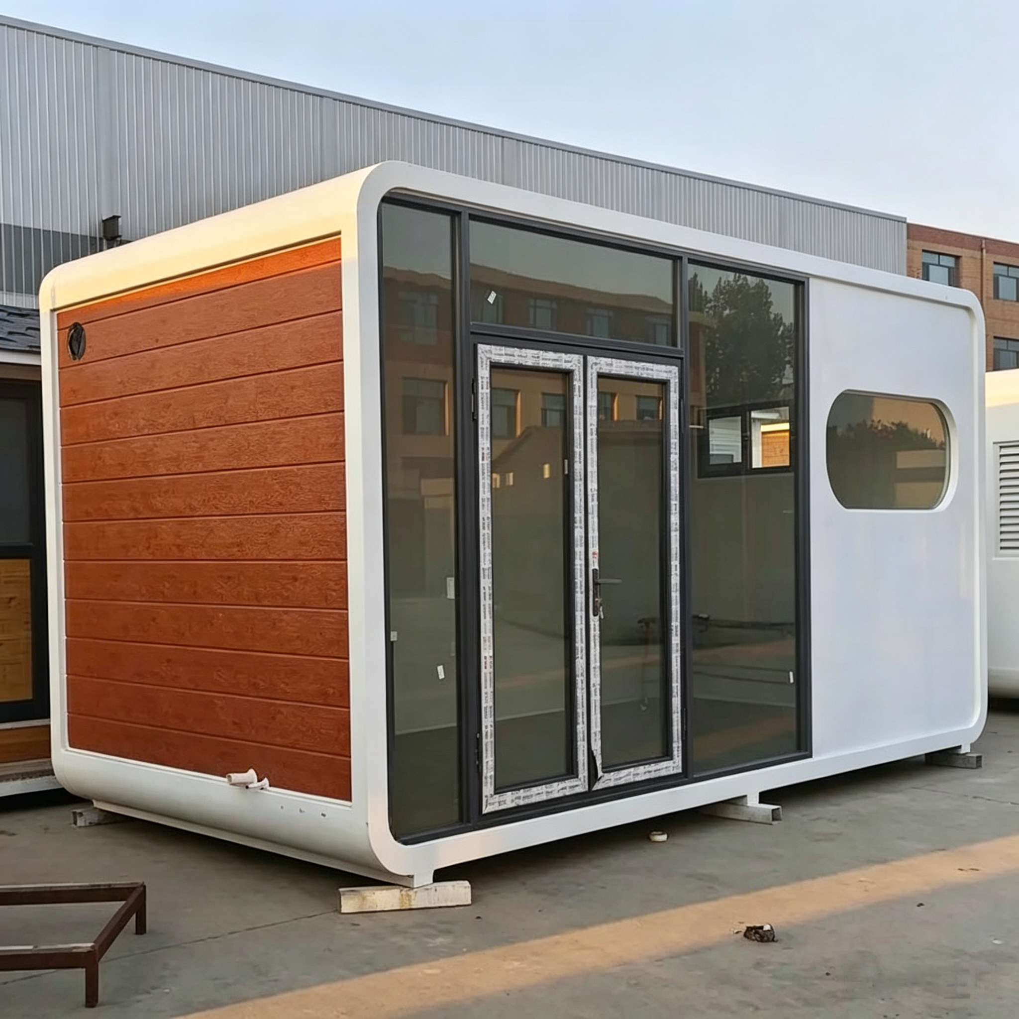 Curved prefab house