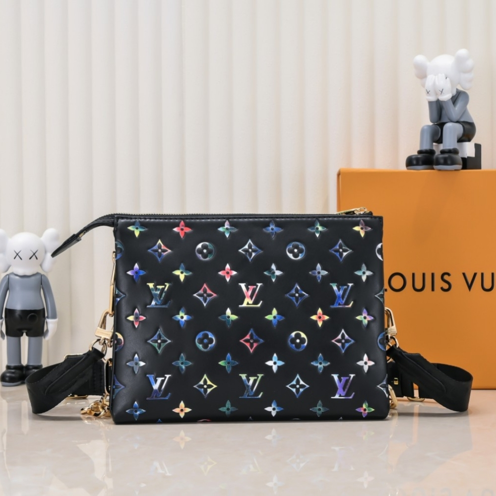 Louis Vuitton Coussin PM Black 26Cm M21353