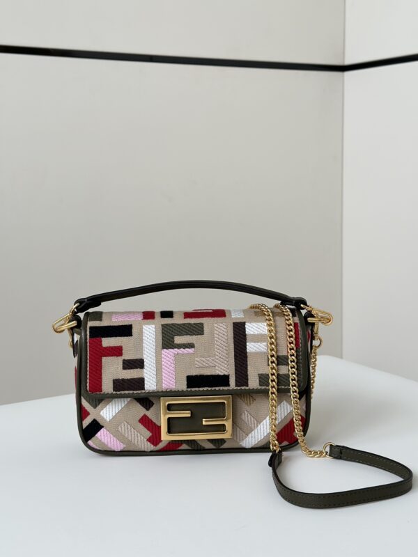 Replica Fendi Baguette Small Beige