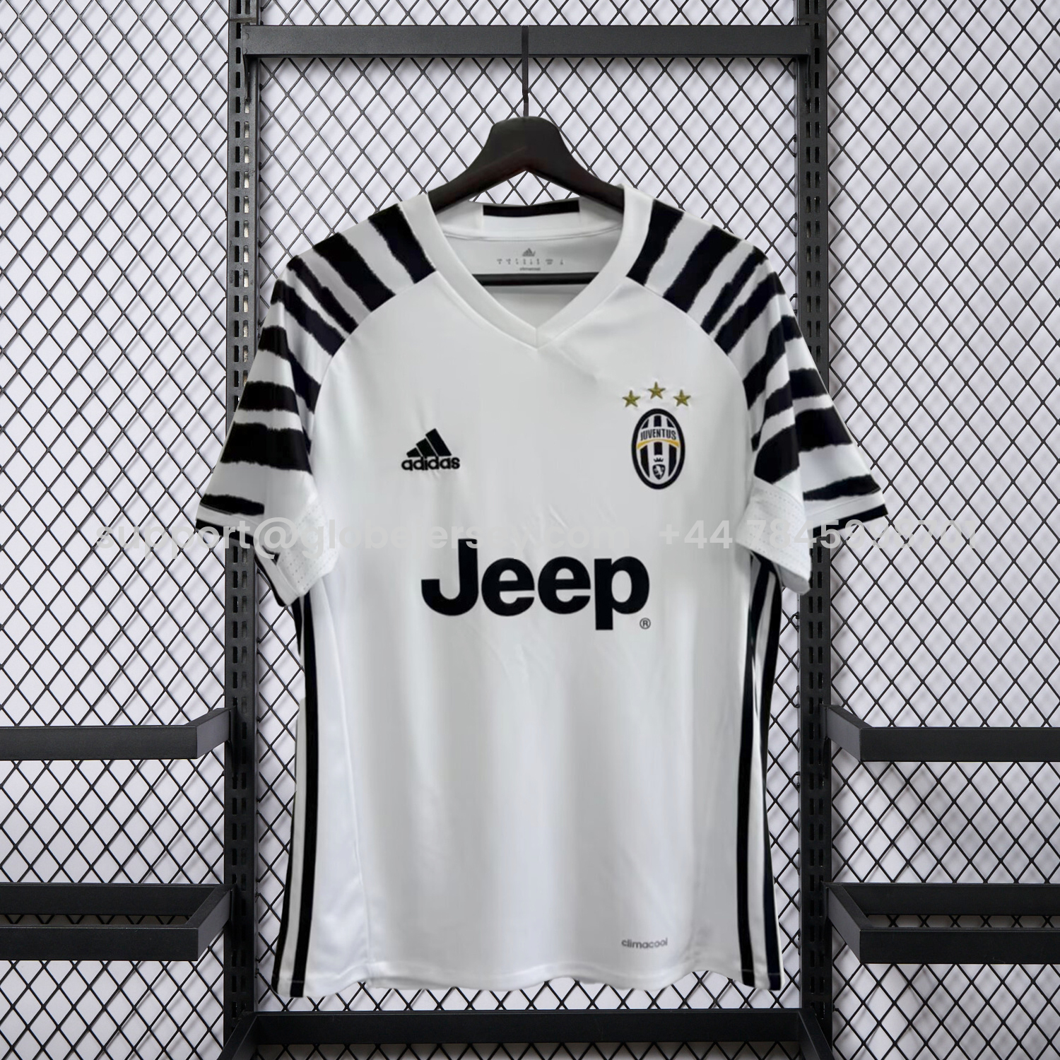 Retro Juventus 2016-17 Home Jersey