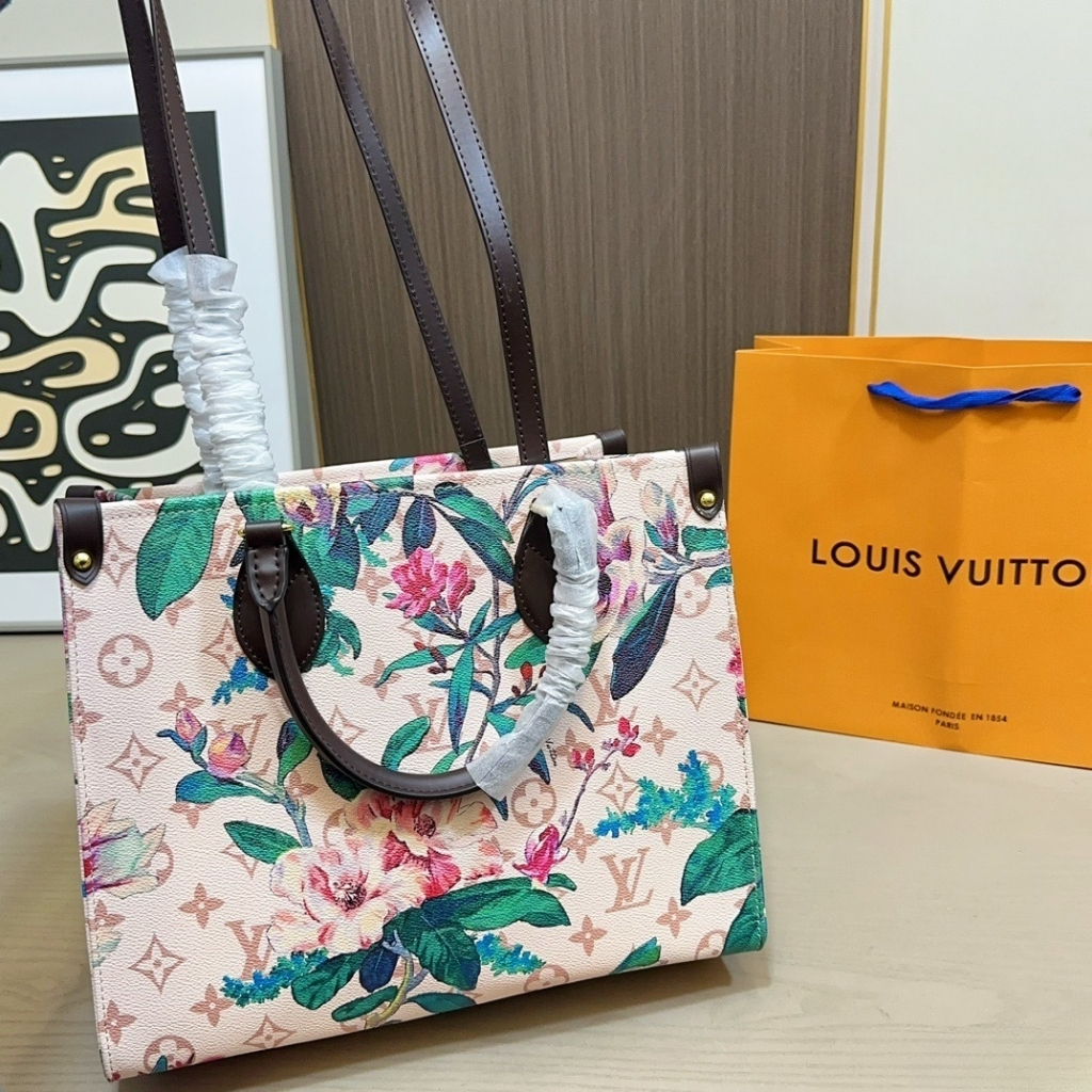 Louis Vuitton Onthego MM Monogram Canvas Dune 32cm